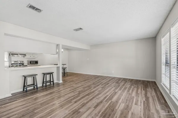 $159,900 | 3328 Kingswood Court, Unit 9D, Pensacola, FL 32514