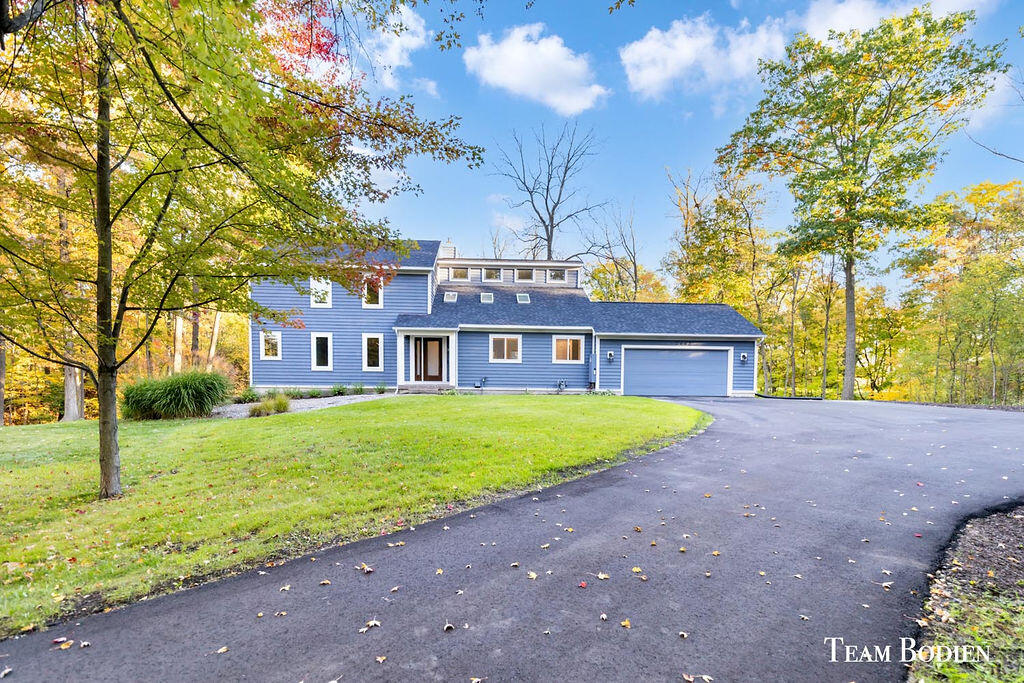 3442 Cascade Road Southeast Grand Rapids, MI 49546 - Photo 1 of 49 2F9A3988