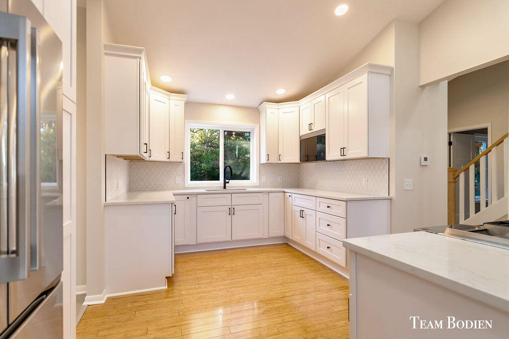 3442 Cascade Road Southeast Grand Rapids, MI 49546 - Photo 13 of 49 2F9A3795