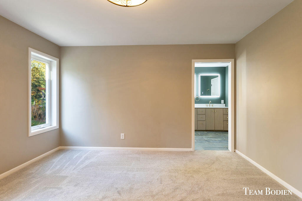 3442 Cascade Road Southeast Grand Rapids, MI 49546 - Photo 20 of 49 2F9A3747