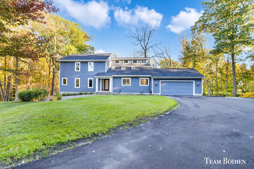 3442 Cascade Road Southeast Grand Rapids, MI 49546 - Photo 2 of 49 2F9A3908