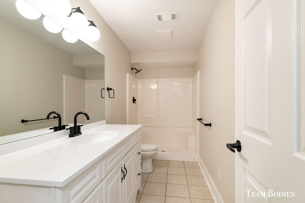 3442 Cascade Road Southeast Grand Rapids, MI 49546 - Photo 34 of 49 2F9A3835