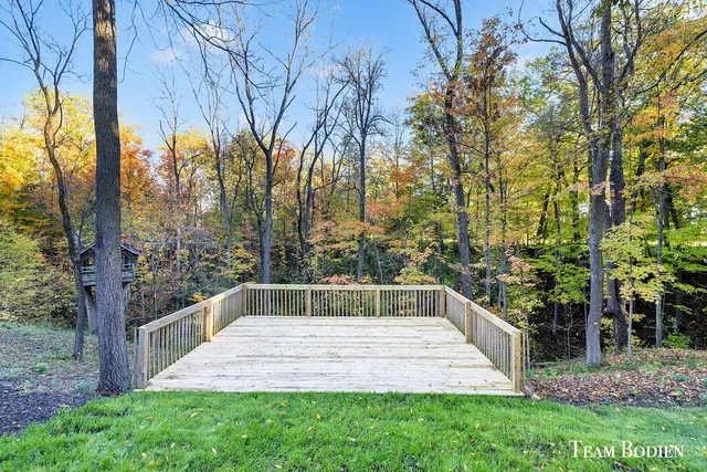 $759,900 | 3442 Cascade Road Southeast, Grand Rapids, MI 49546