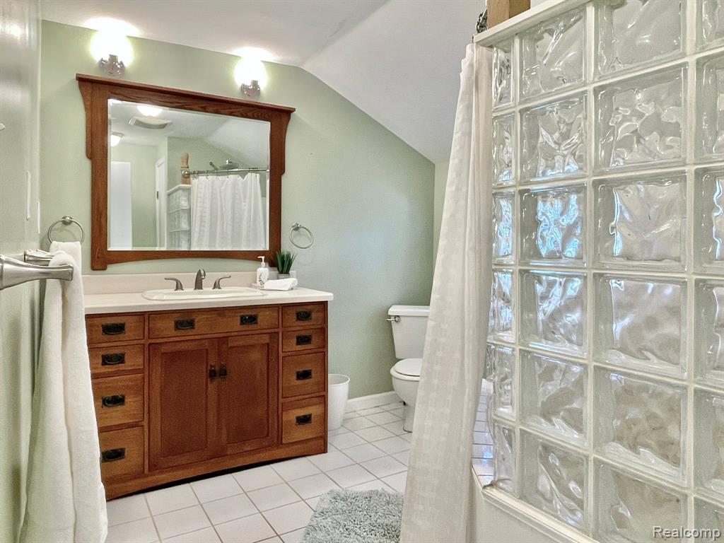 2807 Gravel Ridge Drive Rochester Hills, MI 48307 - Photo 24 of 45
