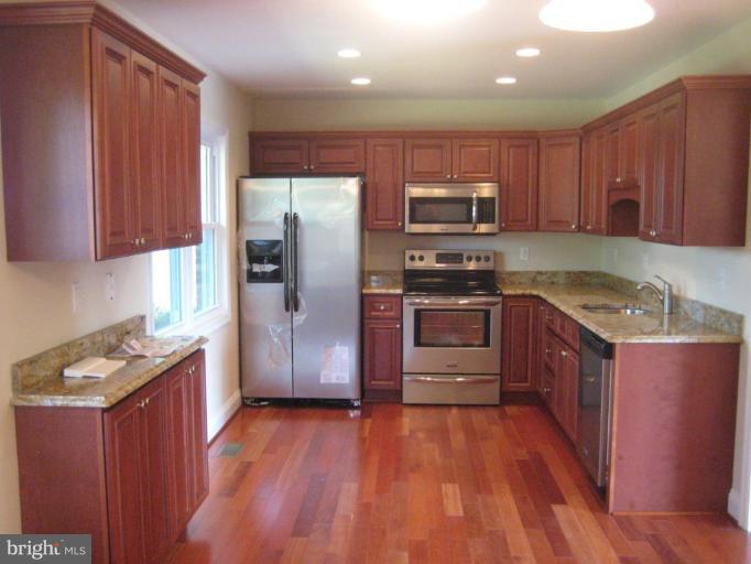 713 East Maple Road Linthicum Heights, MD 21090 - Photo 2 of 13 Kitchen