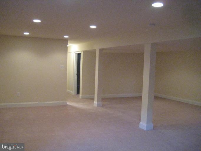 713 East Maple Road Linthicum Heights, MD 21090 - Photo 4 of 13 Family Room