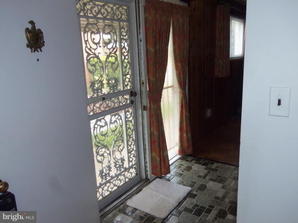 Side door entrance from driveway