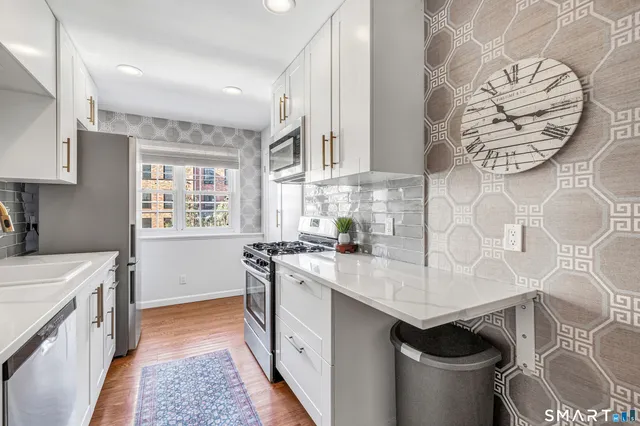 $499,000 | 245 Unquowa Road, Unit 6, Fairfield, CT 06824