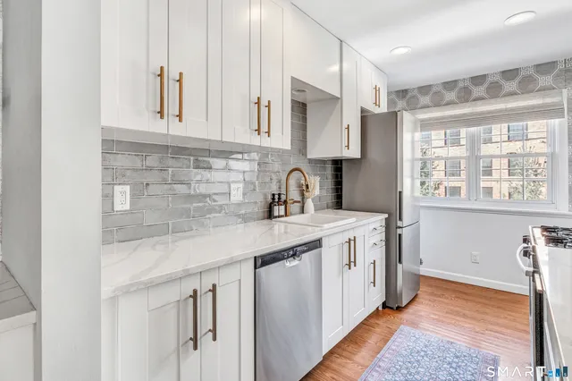 $499,000 | 245 Unquowa Road, Unit 6, Fairfield, CT 06824