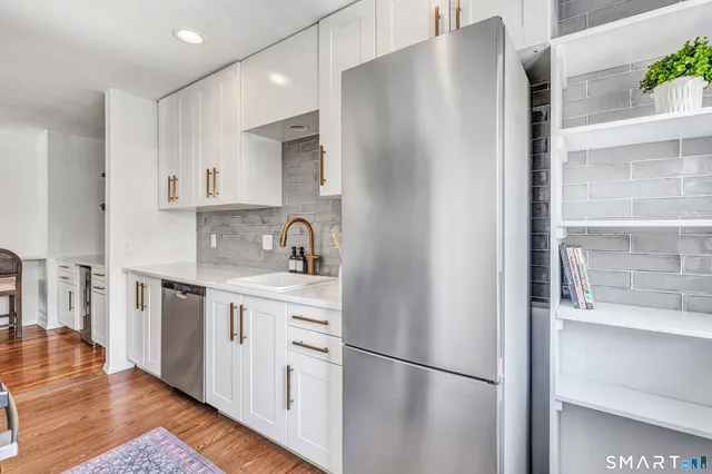 $499,000 | 245 Unquowa Road, Unit 6, Fairfield, CT 06824