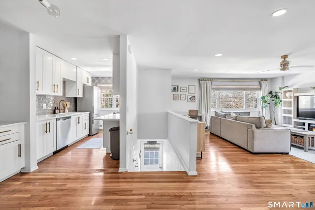 $499,000 | 245 Unquowa Road, Unit 6, Fairfield, CT 06824