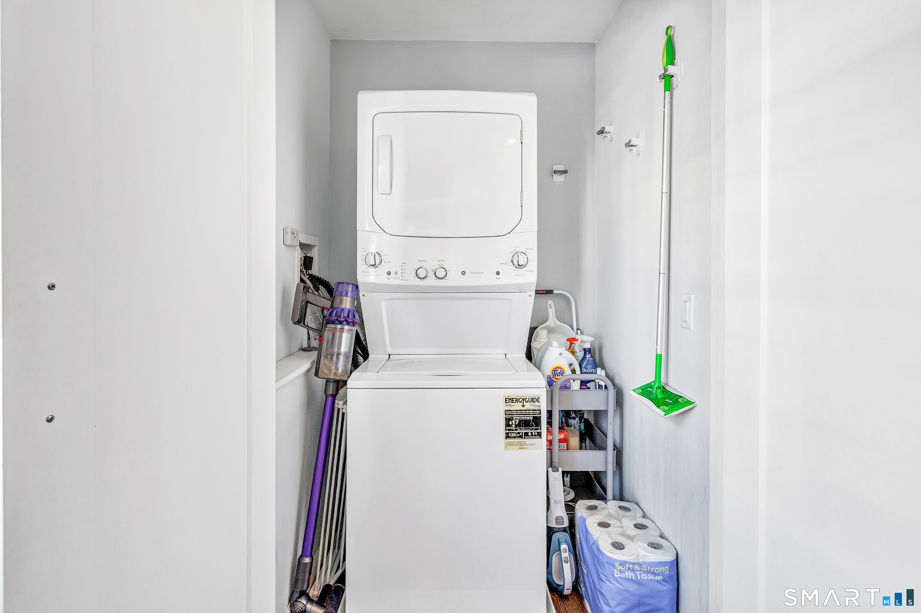 245 Unquowa Road, Unit 6 Fairfield, CT 06824 - Photo 27 of 40 Laundry Area