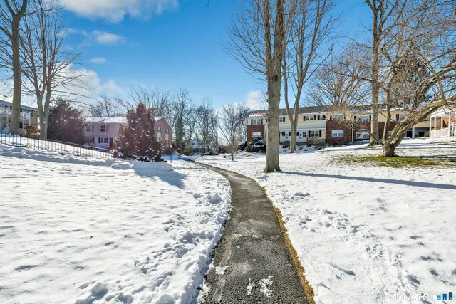 $499,000 | 245 Unquowa Road, Unit 6, Fairfield, CT 06824