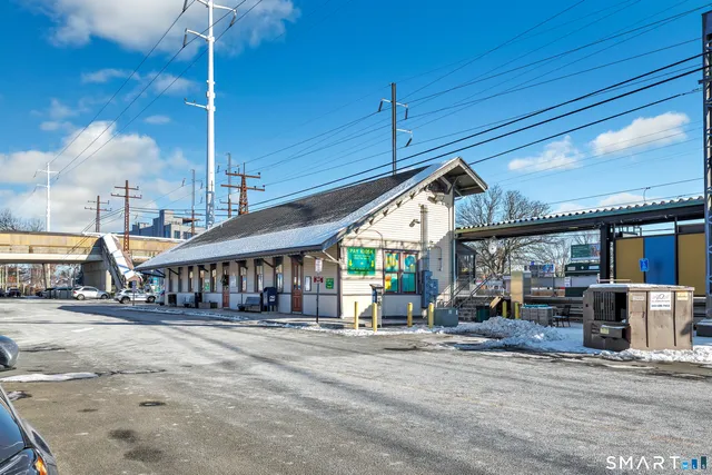 $499,000 | 245 Unquowa Road, Unit 6, Fairfield, CT 06824