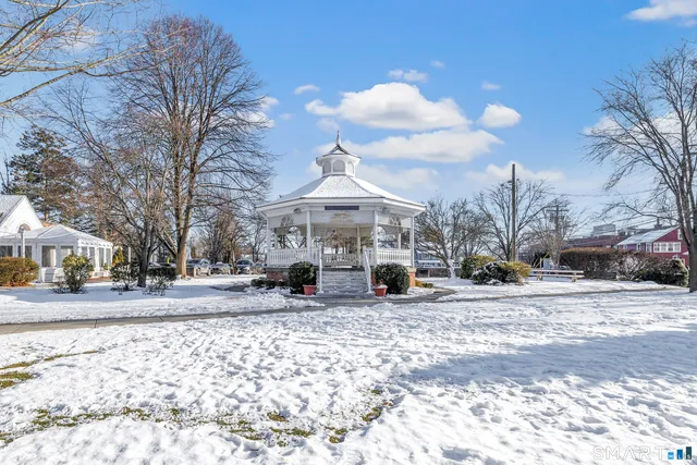 $499,000 | 245 Unquowa Road, Unit 6, Fairfield, CT 06824