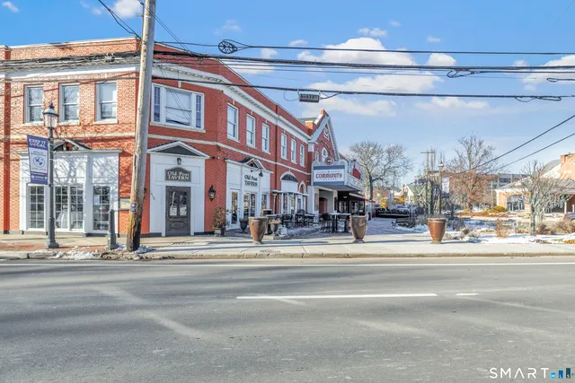 $499,000 | 245 Unquowa Road, Unit 6, Fairfield, CT 06824