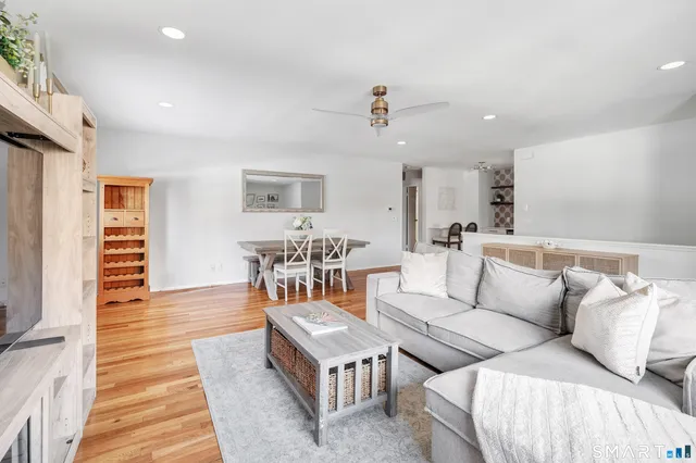 $499,000 | 245 Unquowa Road, Unit 6, Fairfield, CT 06824