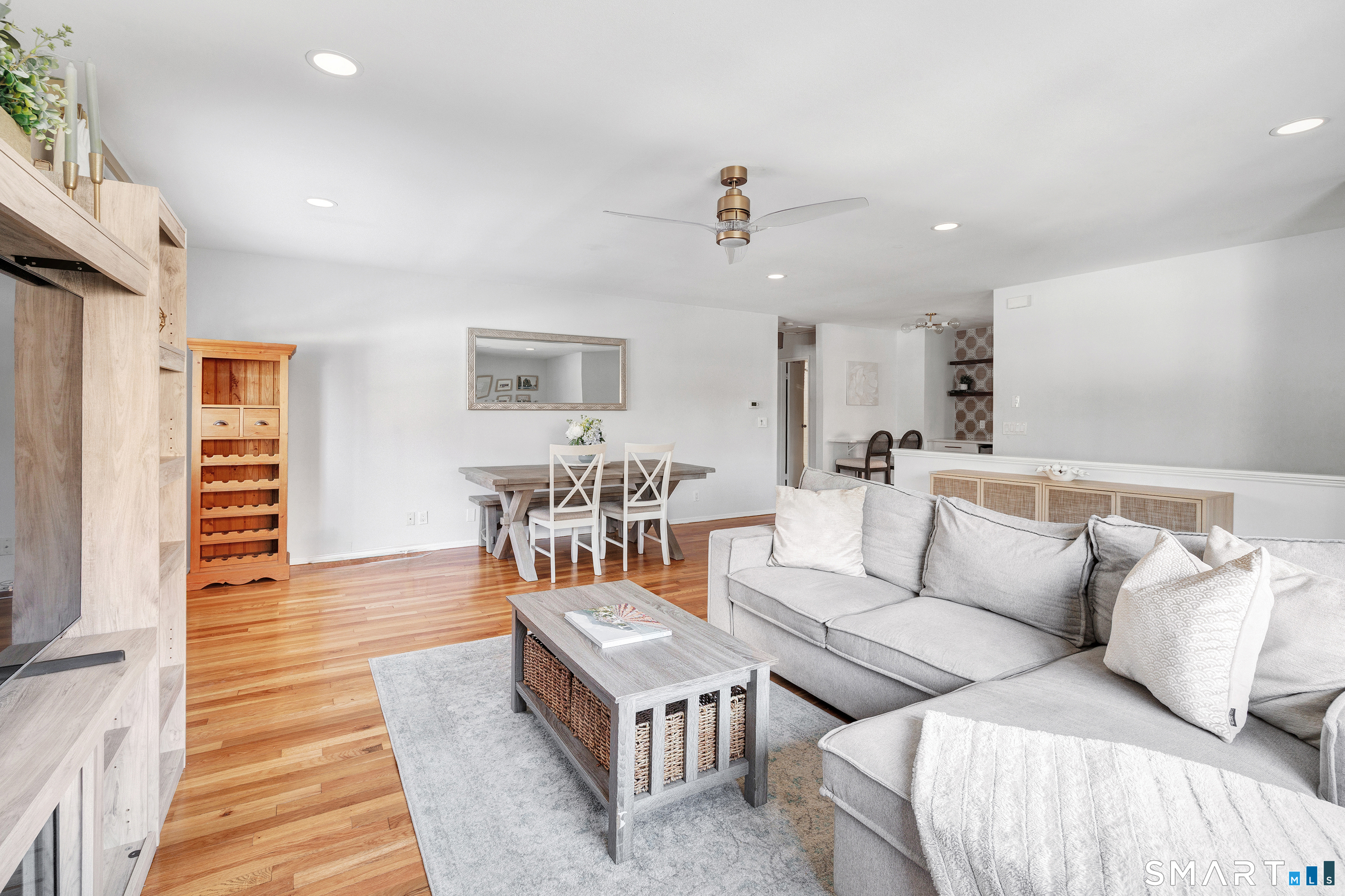 245 Unquowa Road, Unit 6 Fairfield, CT 06824 - Photo 4 of 40