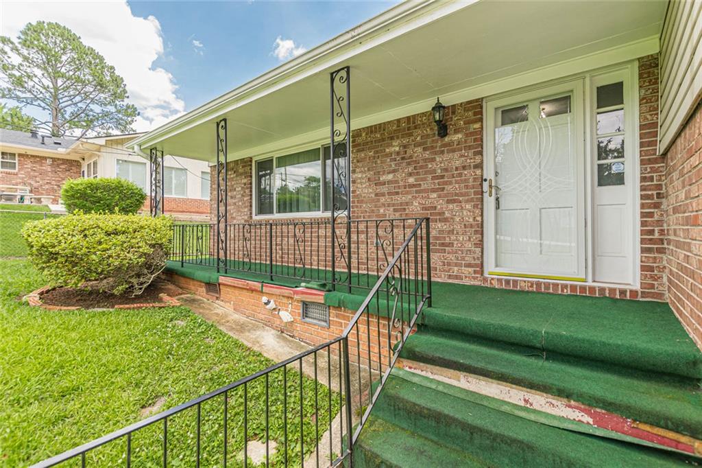 2272 Green Hawk Court Decatur, GA 30035 - Photo 7 of 56