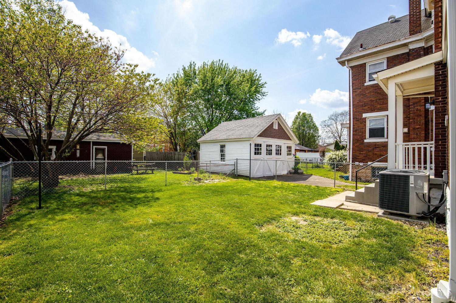2429 Park Avenue Cincinnati, OH 45212 - Photo 7 of 40