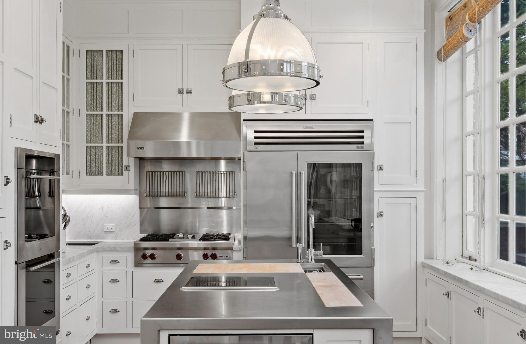 15 Charlcote Place Baltimore, MD 21218 - Photo 24 of 68 Chef Kitchen