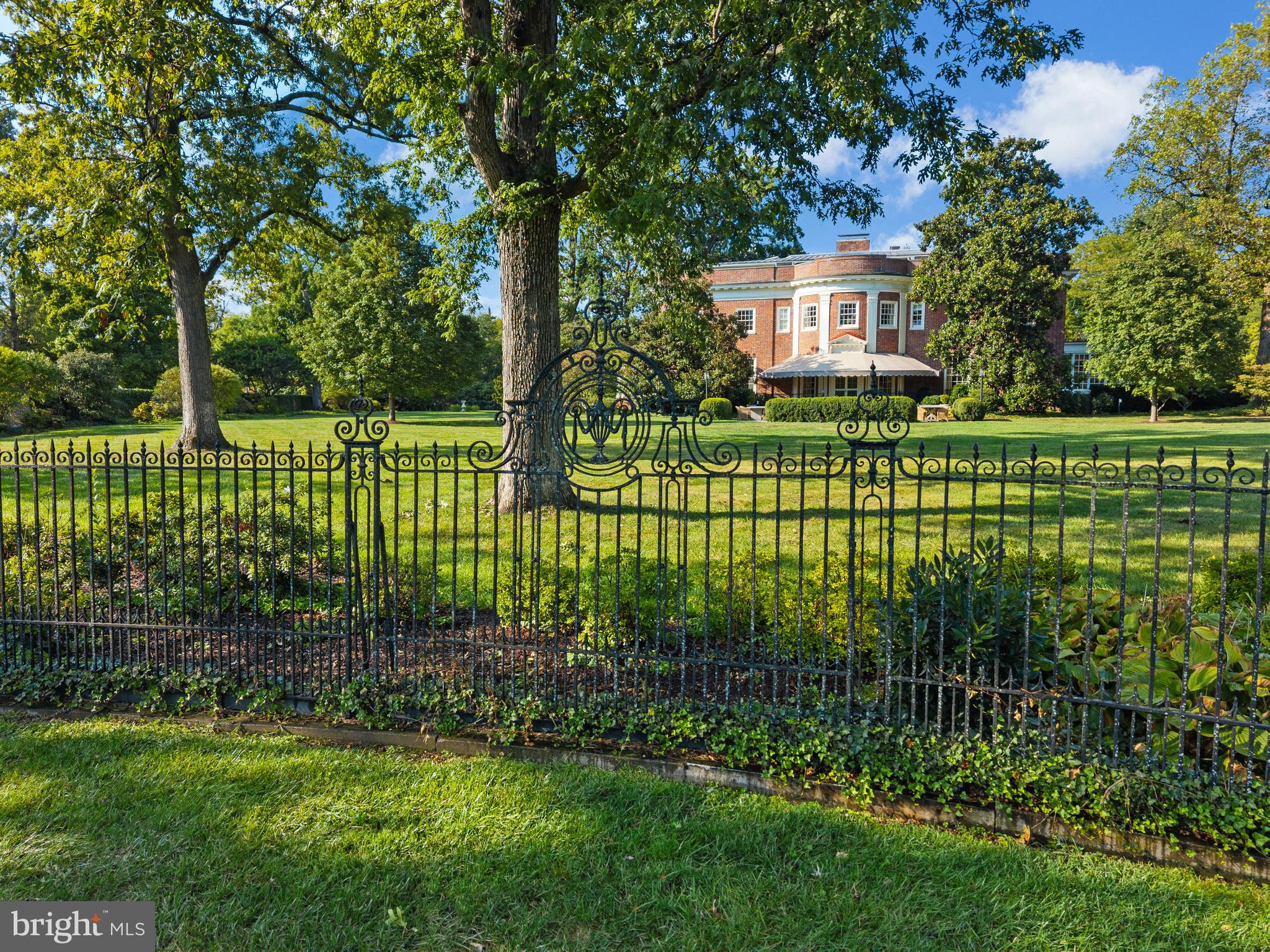 15 Charlcote Place Baltimore, MD 21218 - Photo 66 of 68 a view of a garden