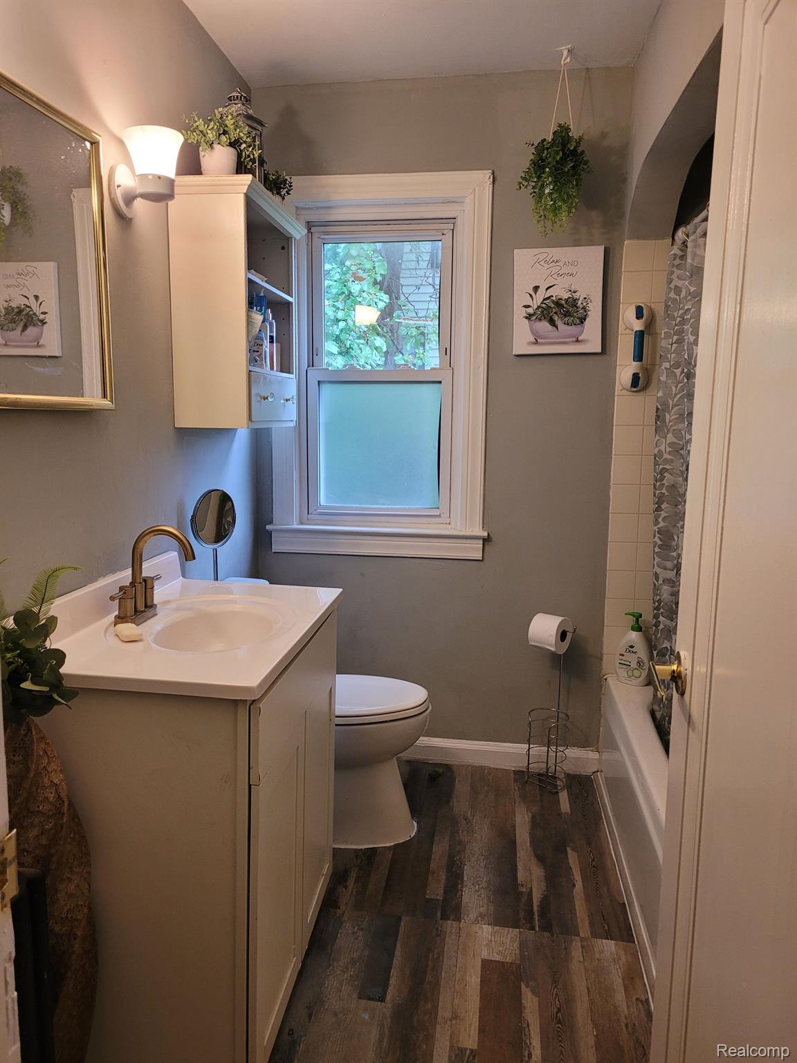 1986 Rome Avenue Warren, MI 48091 - Photo 15 of 29 Bathroom