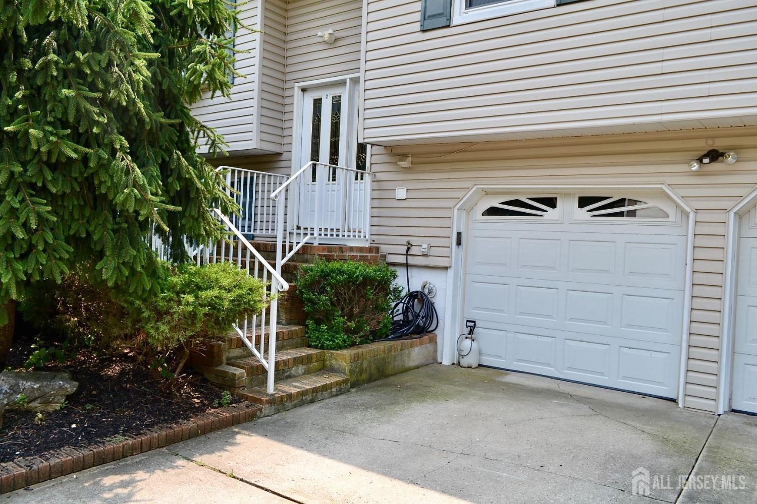 2 Albemarle Road East Brunswick, NJ 08816 - Photo 3 of 24