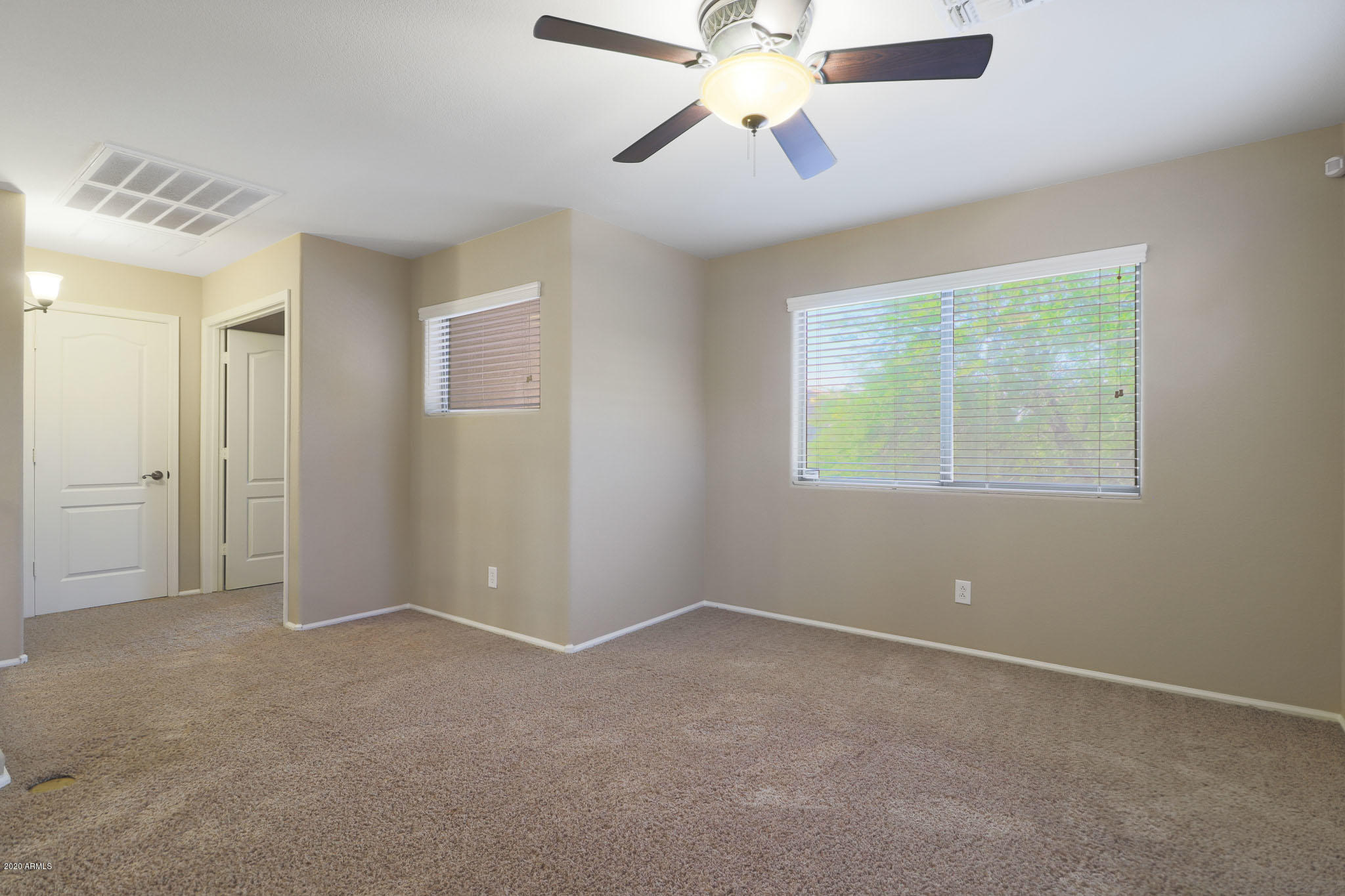 2418 West Via Dona Road Phoenix, AZ 85085 - Photo 13 of 26 B (24)