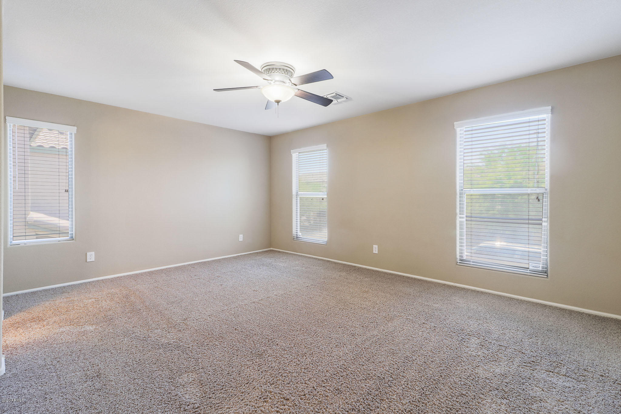 2418 West Via Dona Road Phoenix, AZ 85085 - Photo 14 of 26 Mater Bedroom