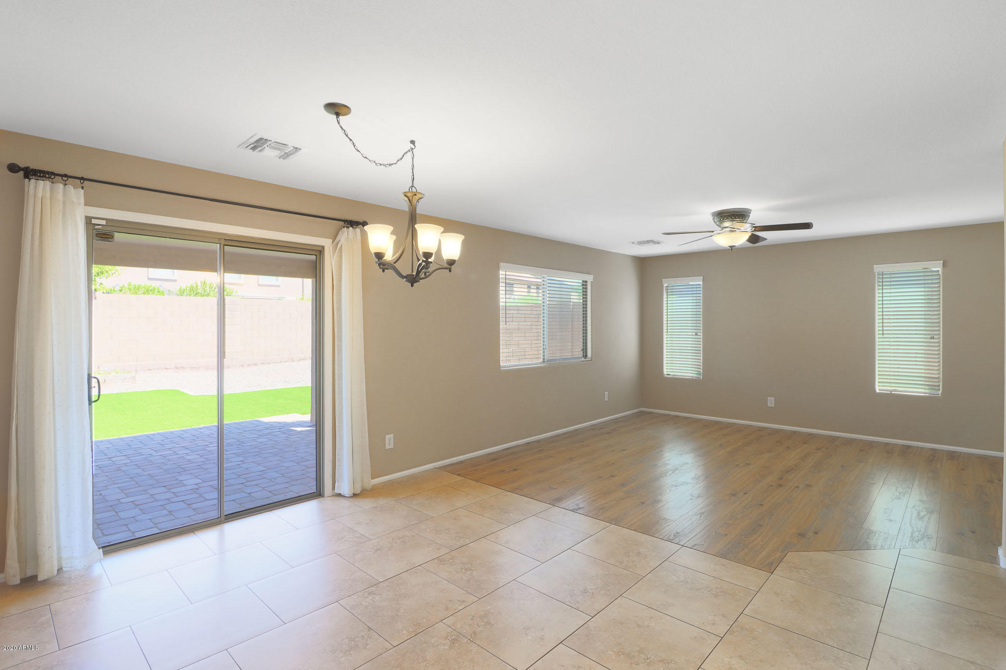 2418 West Via Dona Road Phoenix, AZ 85085 - Photo 9 of 26 B (8)