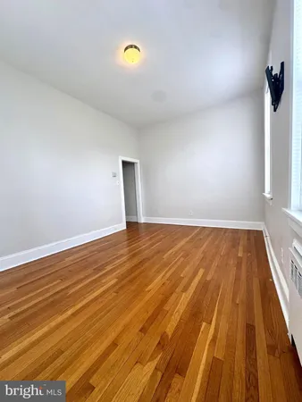$1,400 | 1 Dickinson Street, Woodstown, NJ 08098