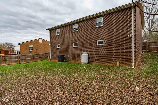 $282,500 | 121 Valley Circle, Gray, TN 37615