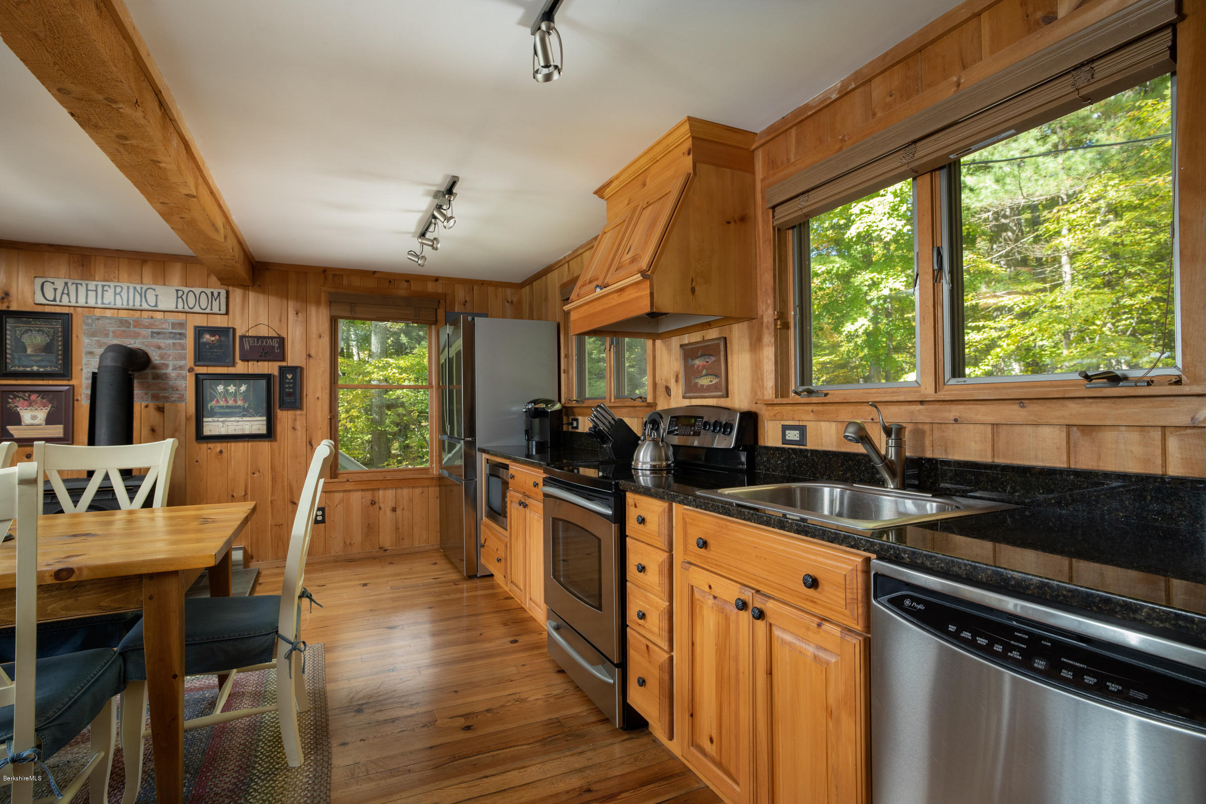 8 Laurel Banks Road Monterey, MA 01230 - Photo 11 of 28 GREAT ROOM
