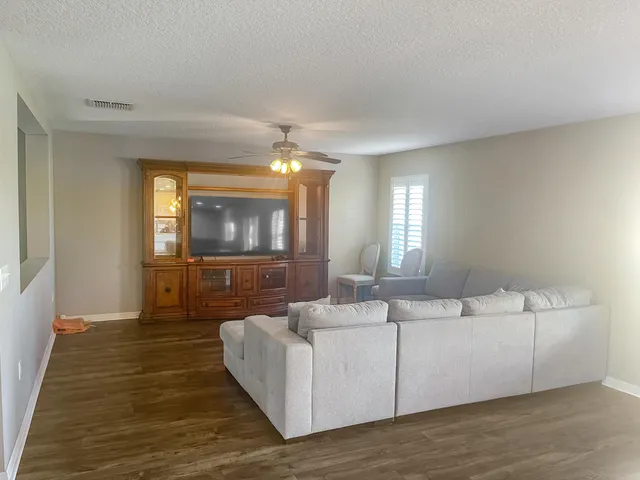 $3,000 | 1641 Strathmore Circle, Mount Dora, FL 32757