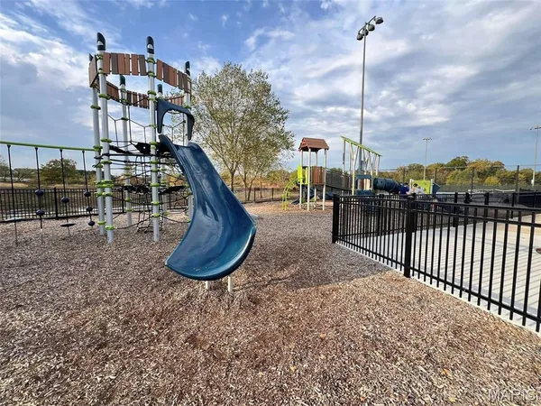 $335,000 | 173 Hank's Close, Unit 173 STB, Washington, MO 63090