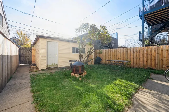 $1,425,000 | 1753 West Cornelia Avenue, Chicago, IL 60657