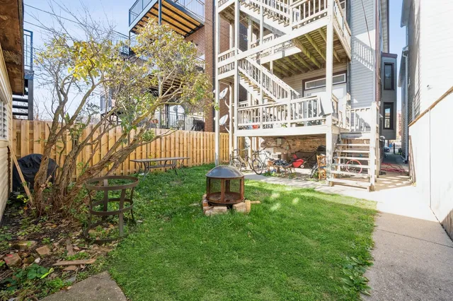 $1,425,000 | 1753 West Cornelia Avenue, Chicago, IL 60657