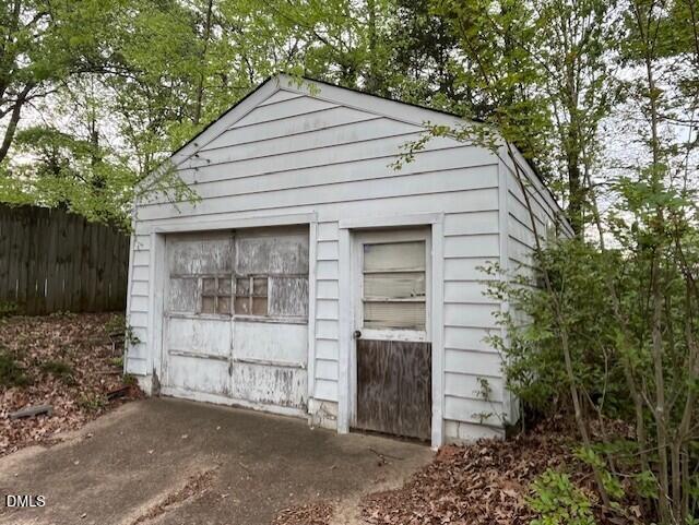 409 Edward Street Durham, NC 27701 - Photo 27 of 35 16' X 22' 1 Car Shed