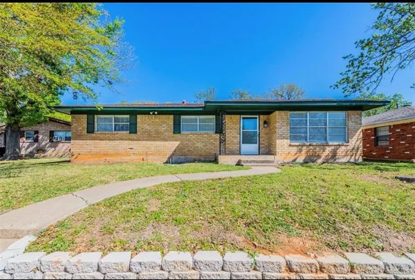 $229,900 | 903 Seymore Circle, Denison, TX 75020