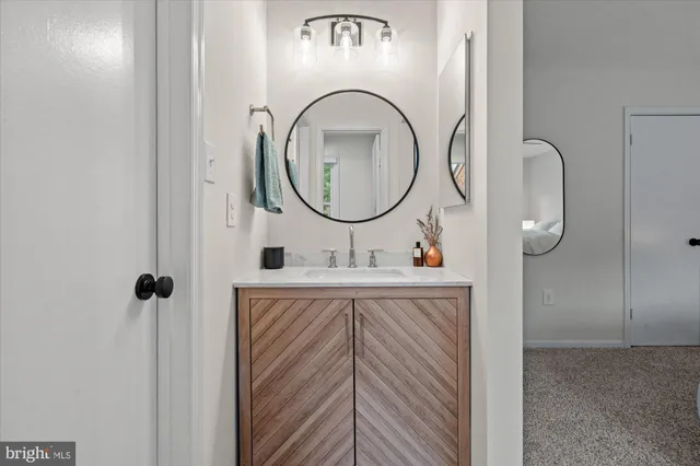 $725,000 | 32 Carriage House Circle, Alexandria, VA 22304