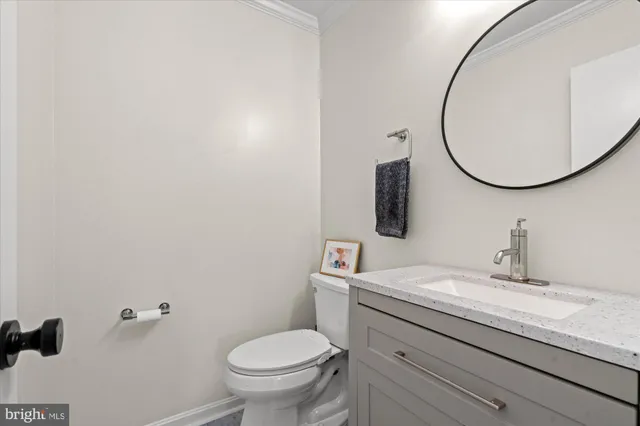 $725,000 | 32 Carriage House Circle, Alexandria, VA 22304