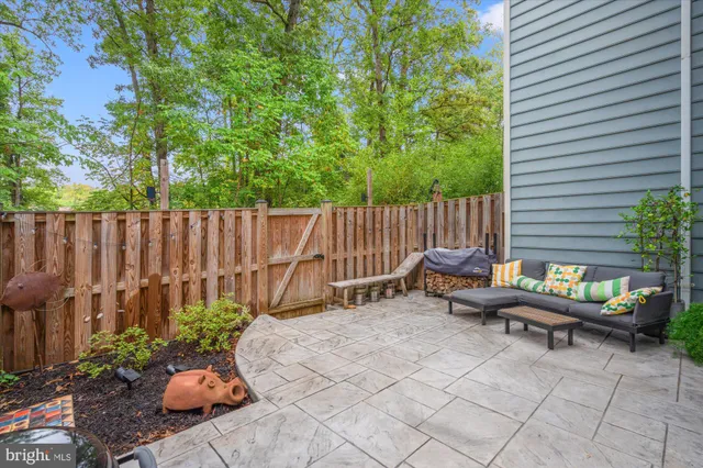 $725,000 | 32 Carriage House Circle, Alexandria, VA 22304