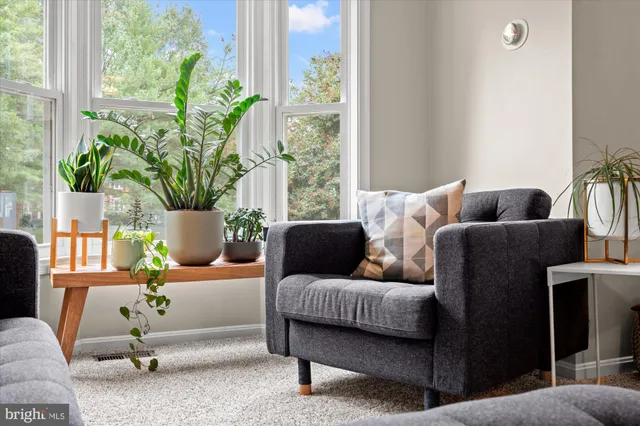 $725,000 | 32 Carriage House Circle, Alexandria, VA 22304