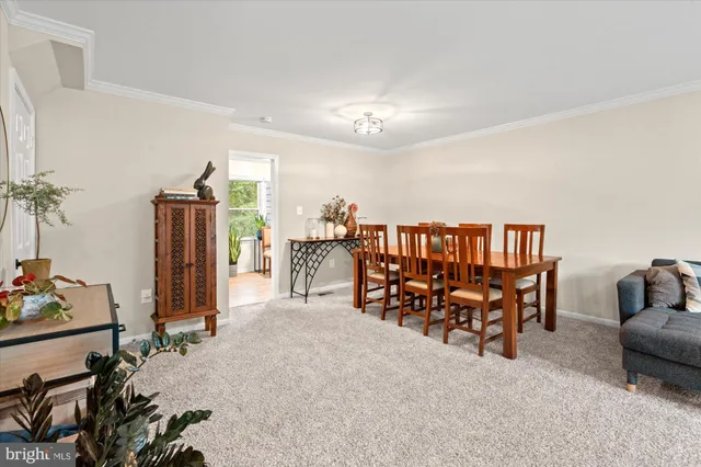 $725,000 | 32 Carriage House Circle, Alexandria, VA 22304