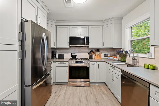 $725,000 | 32 Carriage House Circle, Alexandria, VA 22304