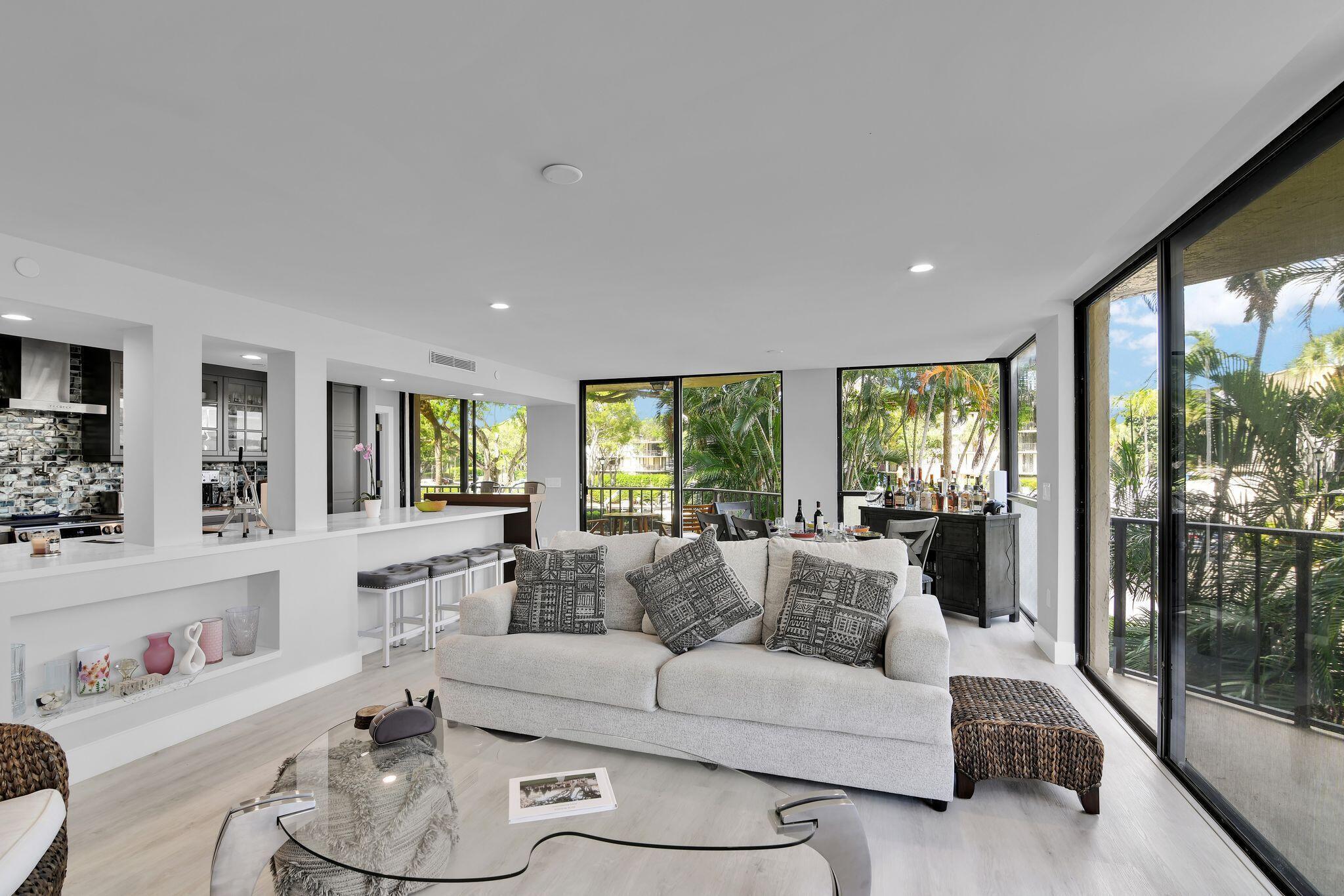 859 Jeffery Street, Unit 202 Boca Raton, FL 33487 - Photo 5 of 94 859 Jeffery St 202 Livingroom pic 6