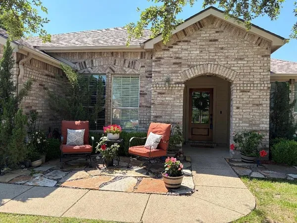 $2,100 | 422 Beech Court, Forney, TX 75126