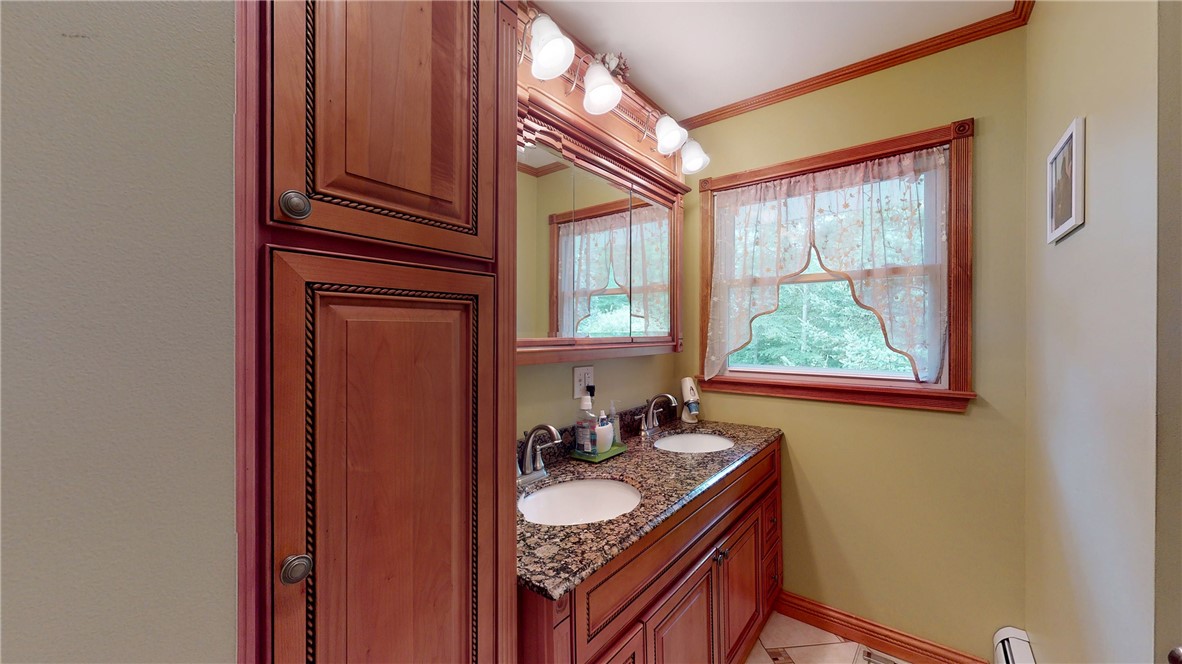 100 Fenner Hill Road Hopkinton, RI 02832 - Photo 17 of 34