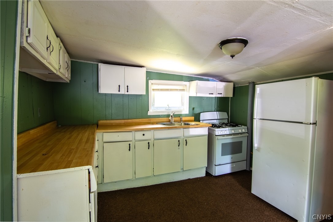 5319 Bear Road Clay, NY 13212 - Photo 10 of 23 Kitchen